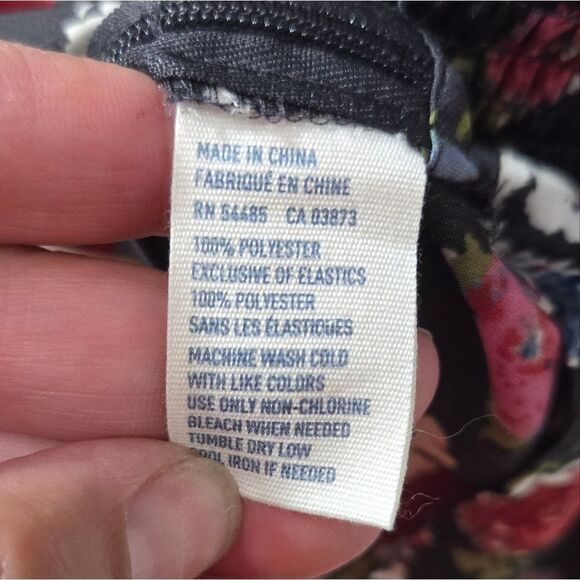 American Eagle Size L Strapless Black Floral Smocked blouse - Picture 5 of 12